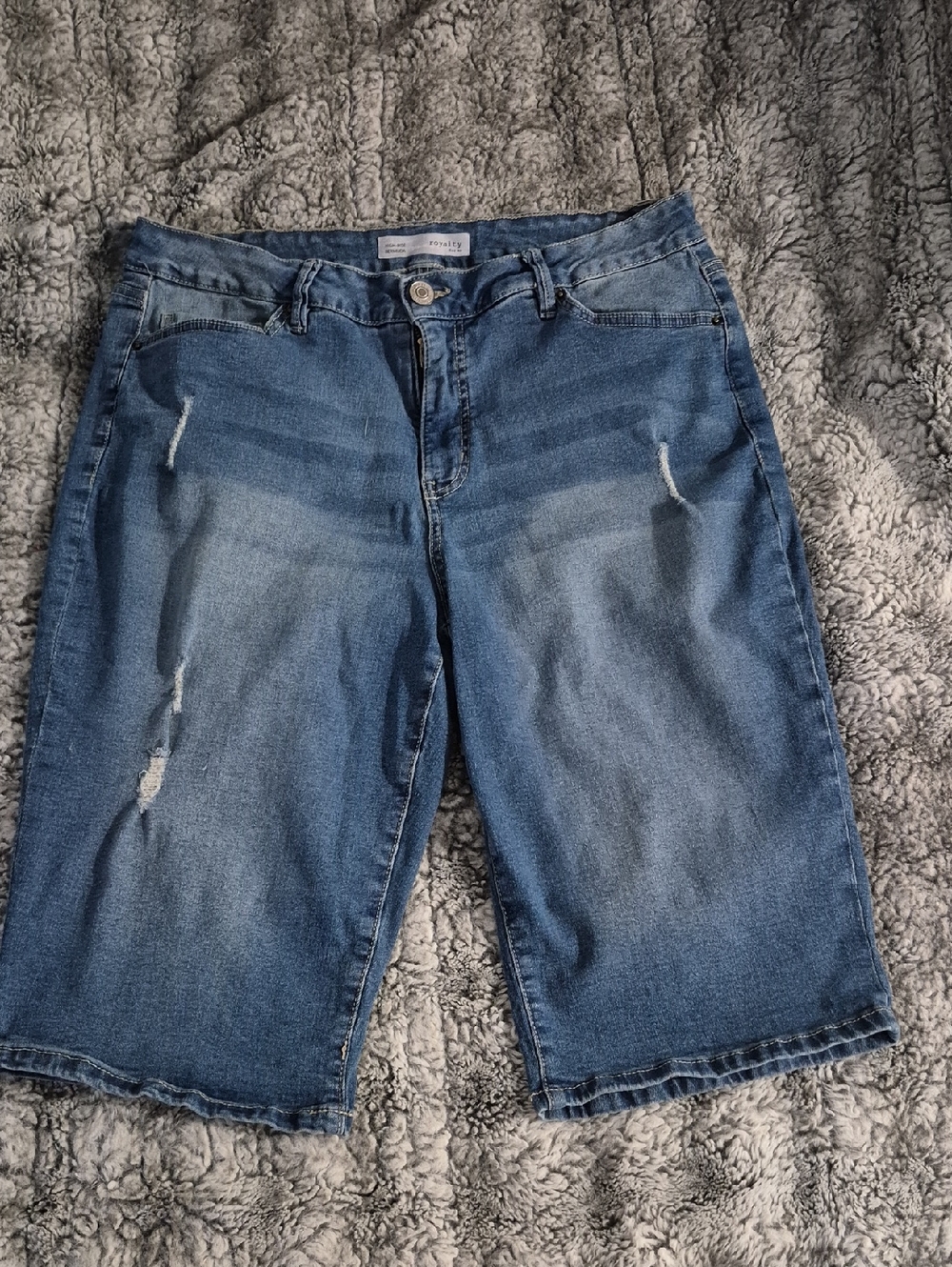 Royalty For Me 🖤 Light Blue High-Rise Bermuda Shorts (695)